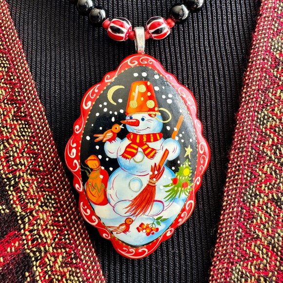 Hand-painted snowman on Russian black Lacquer made into a necklace. Seasonal Fun - Picture 4 of 12